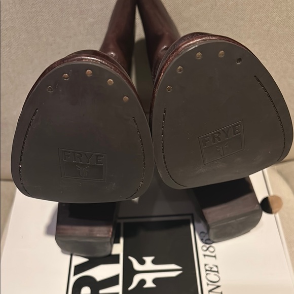 Frye Lucinda Short Boot - Picture 7 of 8